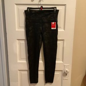 Spanx Faux Leather Camo Leggings, Size Petite Large